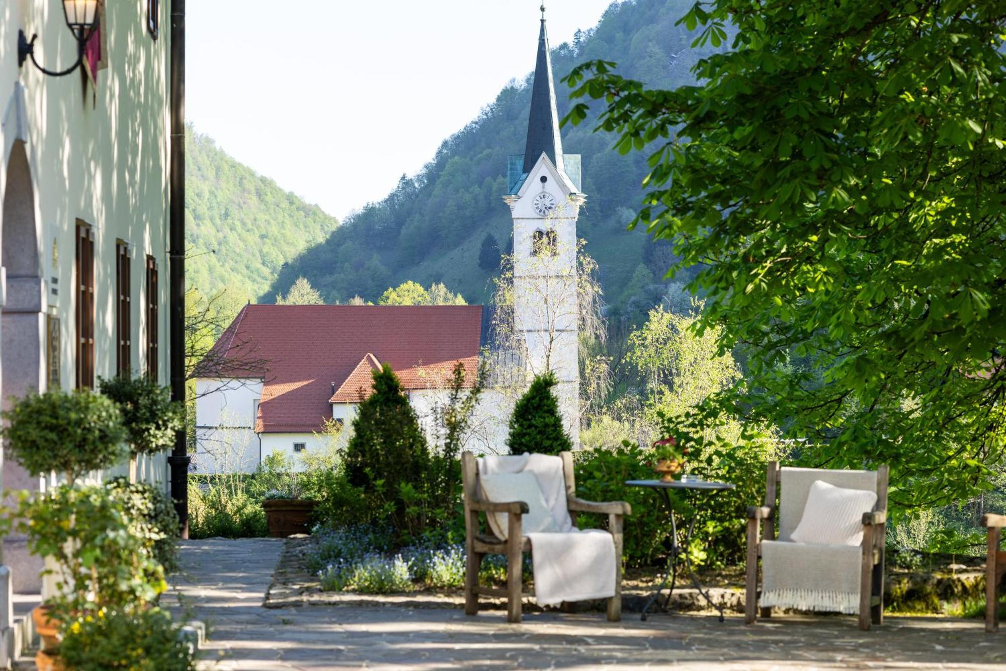 Kendov Dvorec Spodnja Idrija Exterior photo